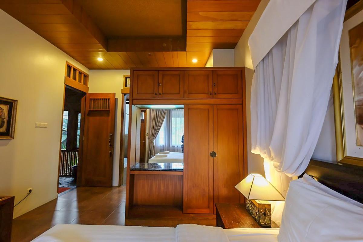 Rumah Stroberi Organic Farm & Family Lodge Lembang Exterior photo